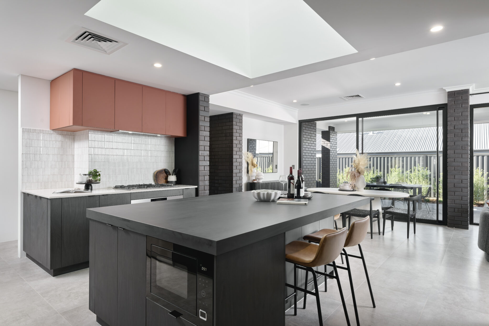 1484 Ocean Parade, MADORA BAY