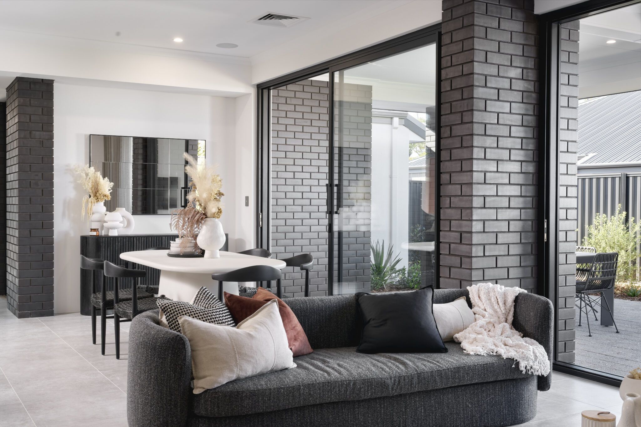 1484 Ocean Parade, MADORA BAY